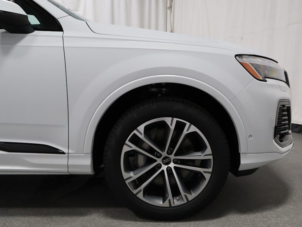Thumbnail: 2026 Audi Q7 - 7