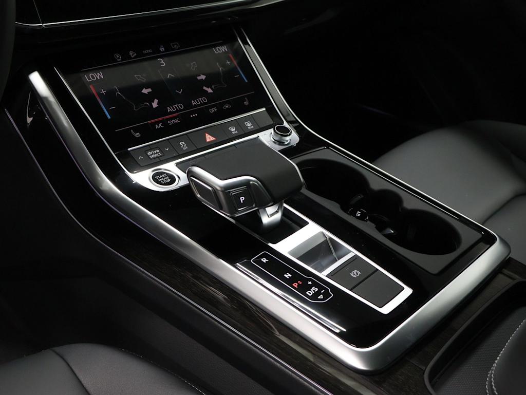 Thumbnail: 2026 Audi Q7 - 16