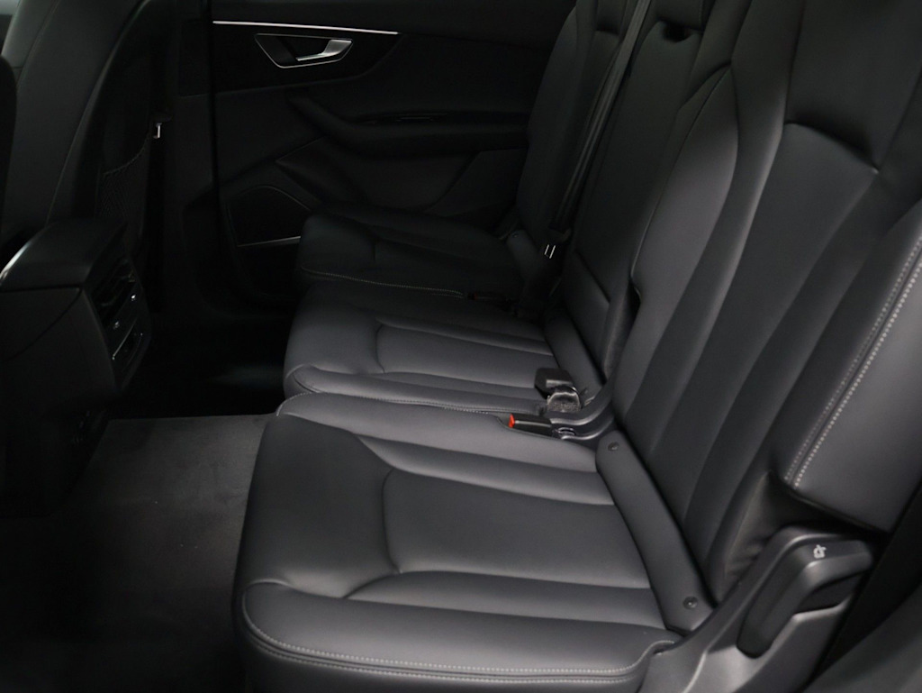 Thumbnail: 2026 Audi Q7 - 12