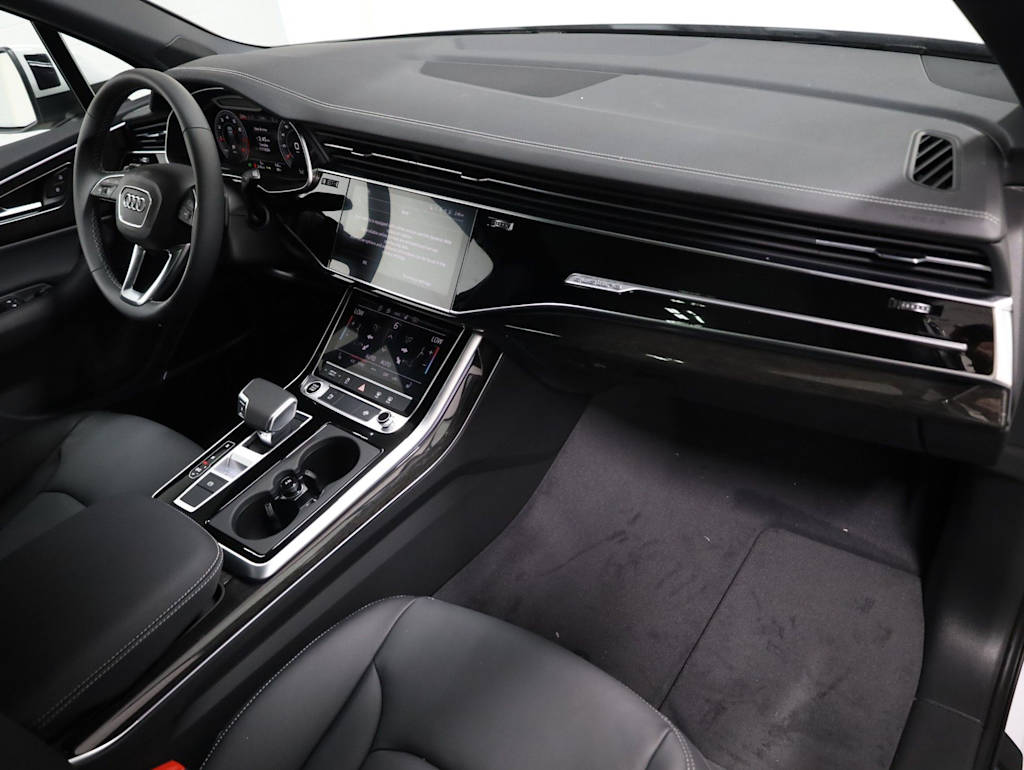 Thumbnail: 2026 Audi Q7 - 9