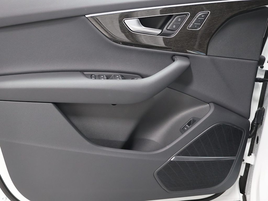 Thumbnail: 2026 Audi Q7 - 27