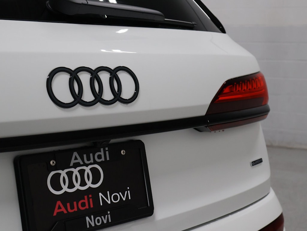 Thumbnail: 2026 Audi Q7 - 7