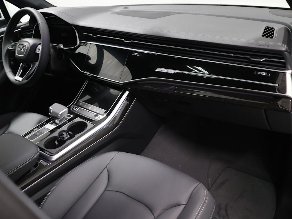 Thumbnail: 2026 Audi Q7 - 10