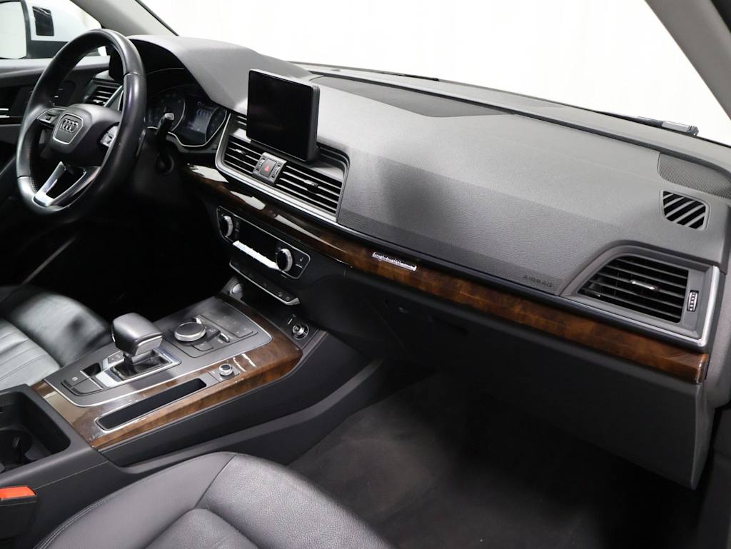 Thumbnail: 2020 Audi Q5 - 10
