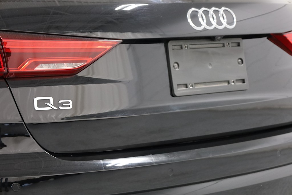 2022 Audi Q3 Premium 23