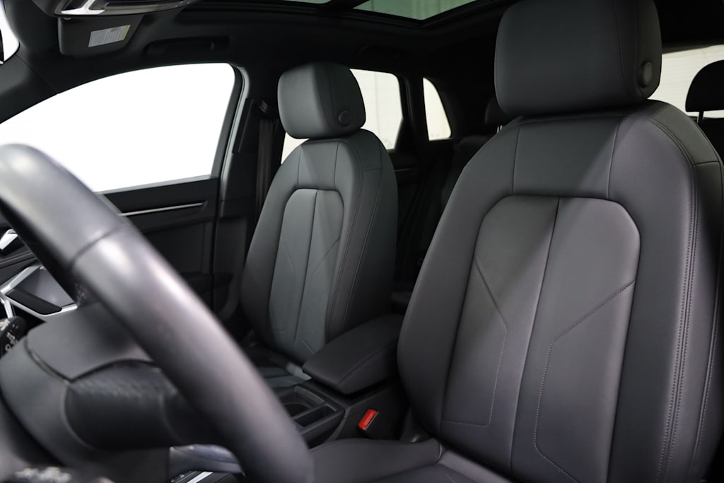 Thumbnail: 2022 Audi Q3 - 11