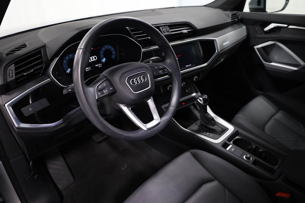 Thumbnail: 2022 Audi Q3 - 2