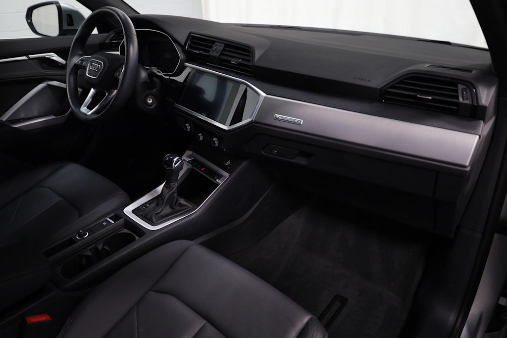 Thumbnail: 2022 Audi Q3 - 10