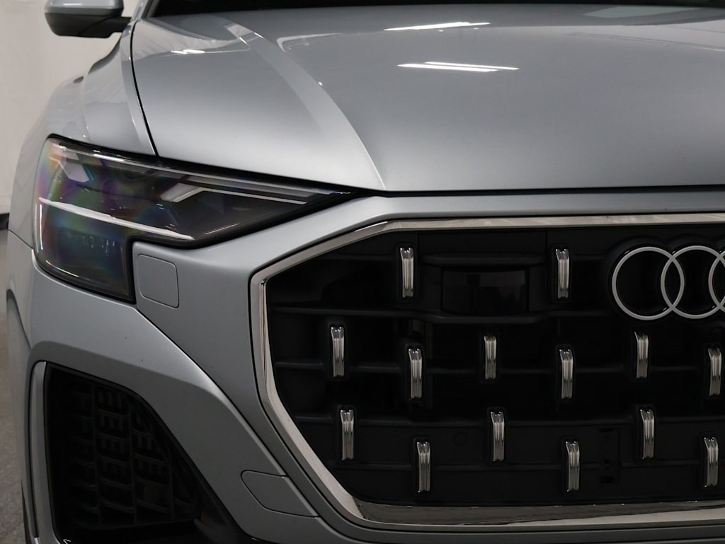 Thumbnail: 2025 Audi Q8 - 26