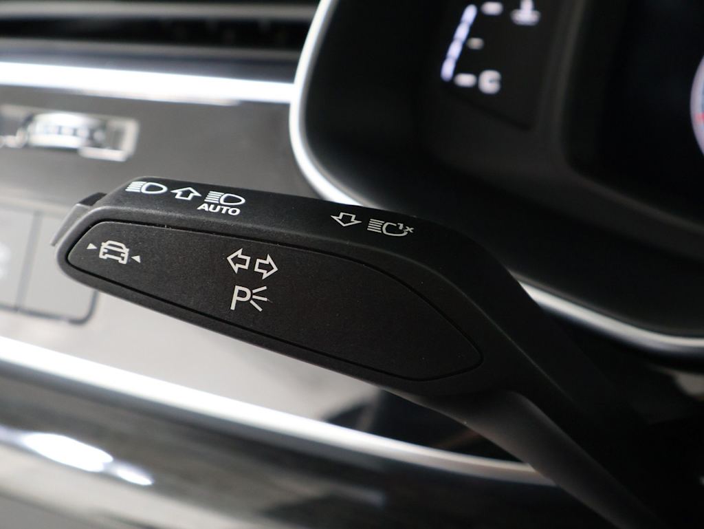 Thumbnail: 2025 Audi Q8 - 34