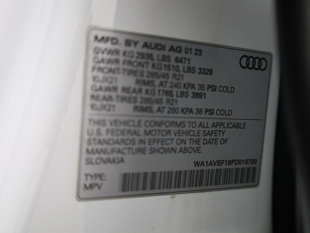 Thumbnail: 2023 Audi Q8 - 20