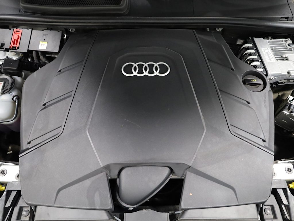 Thumbnail: 2023 Audi Q8 - 8
