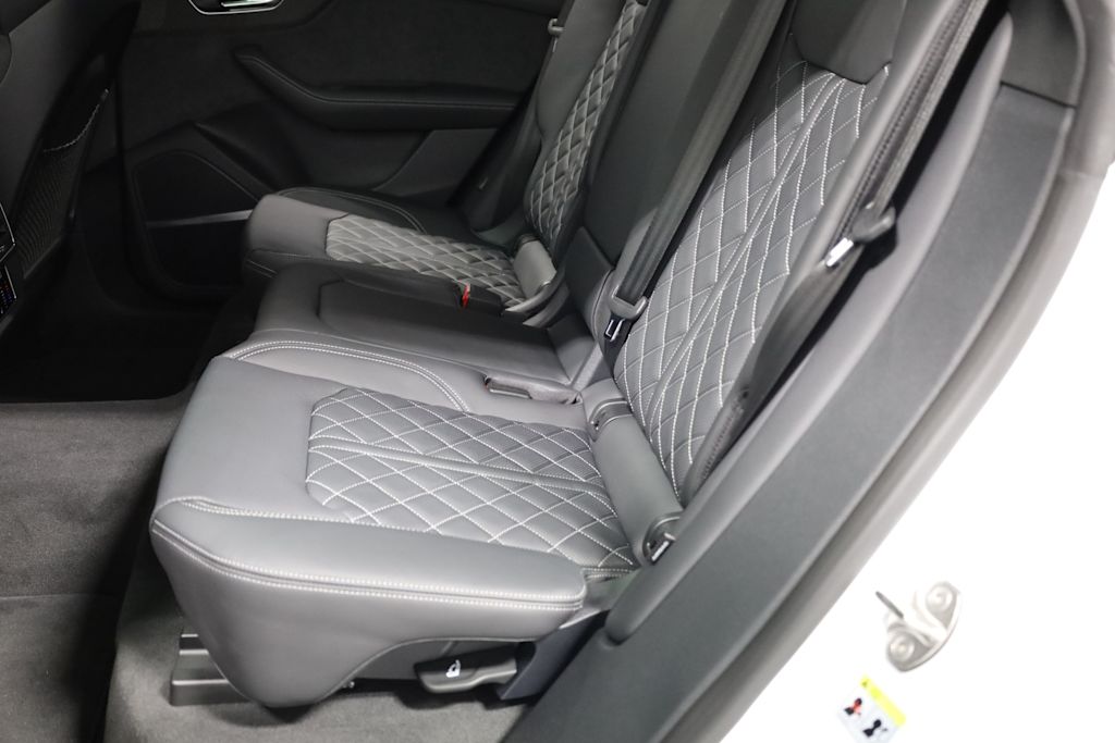 2023 Audi SQ8 Premium Plus 12
