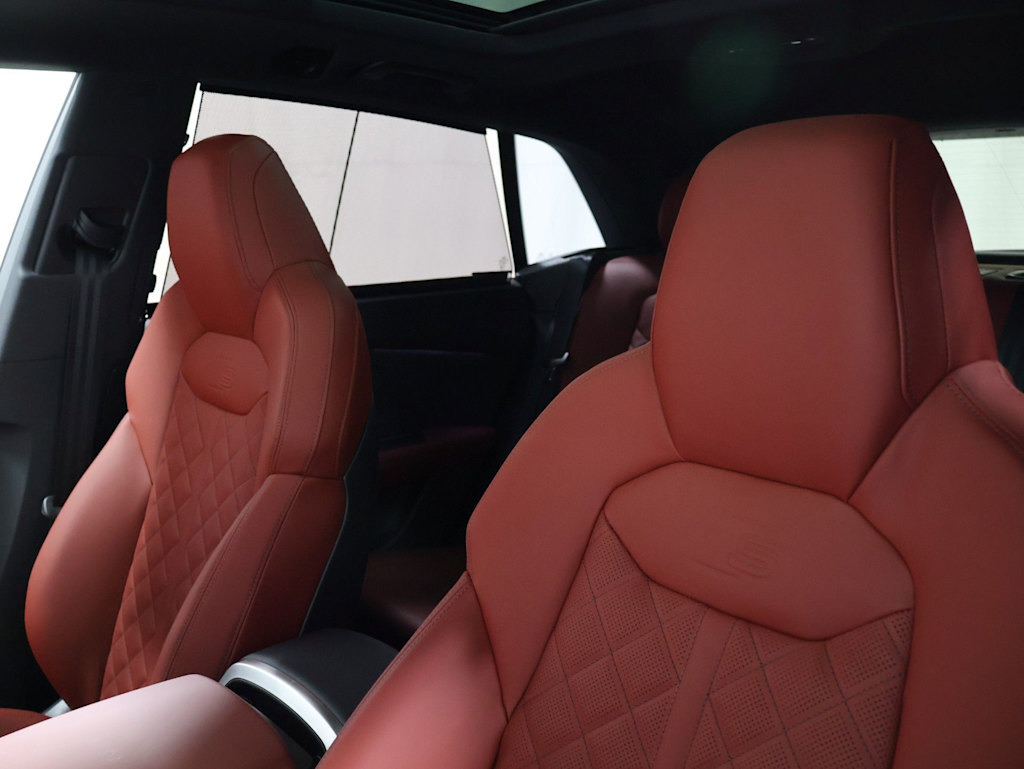 Thumbnail: 2026 Audi SQ8 - 11