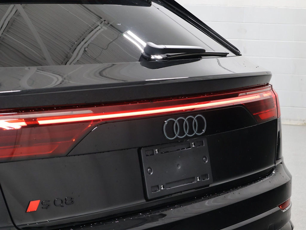Thumbnail: 2026 Audi SQ8 - 7