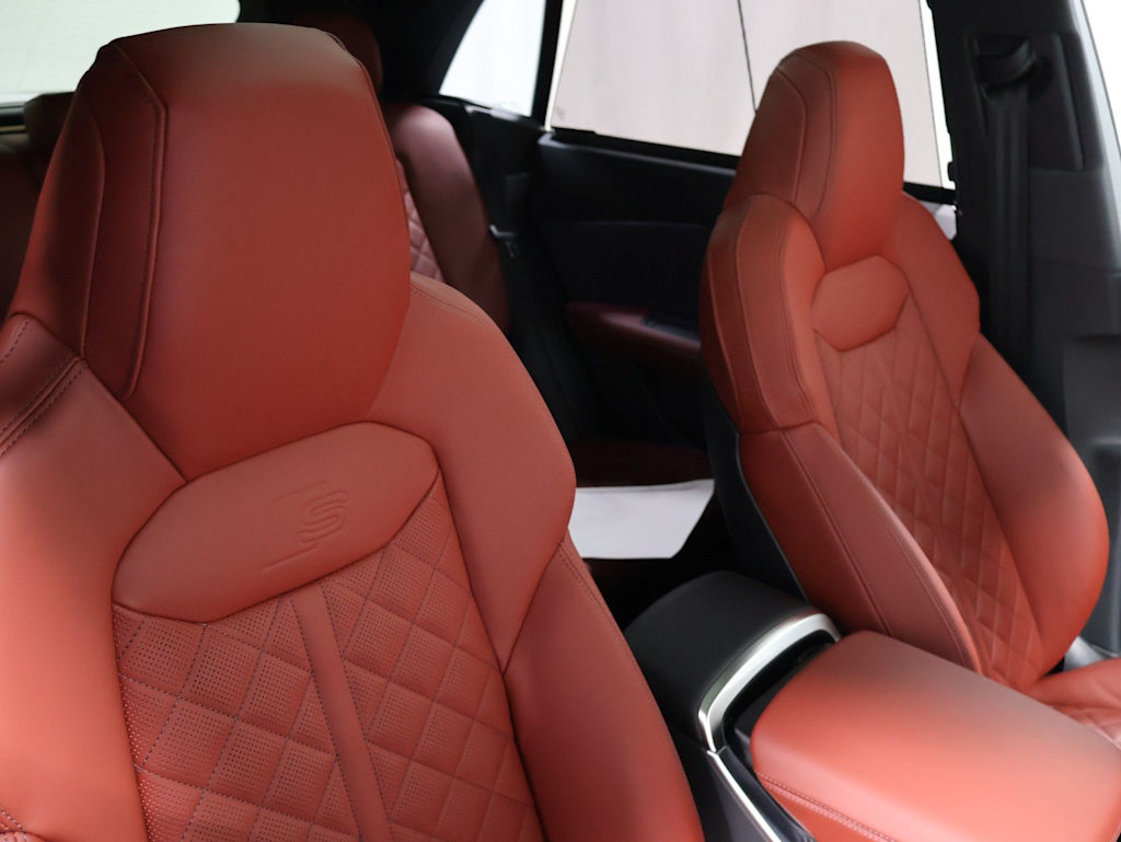 Thumbnail: 2026 Audi SQ8 - 12