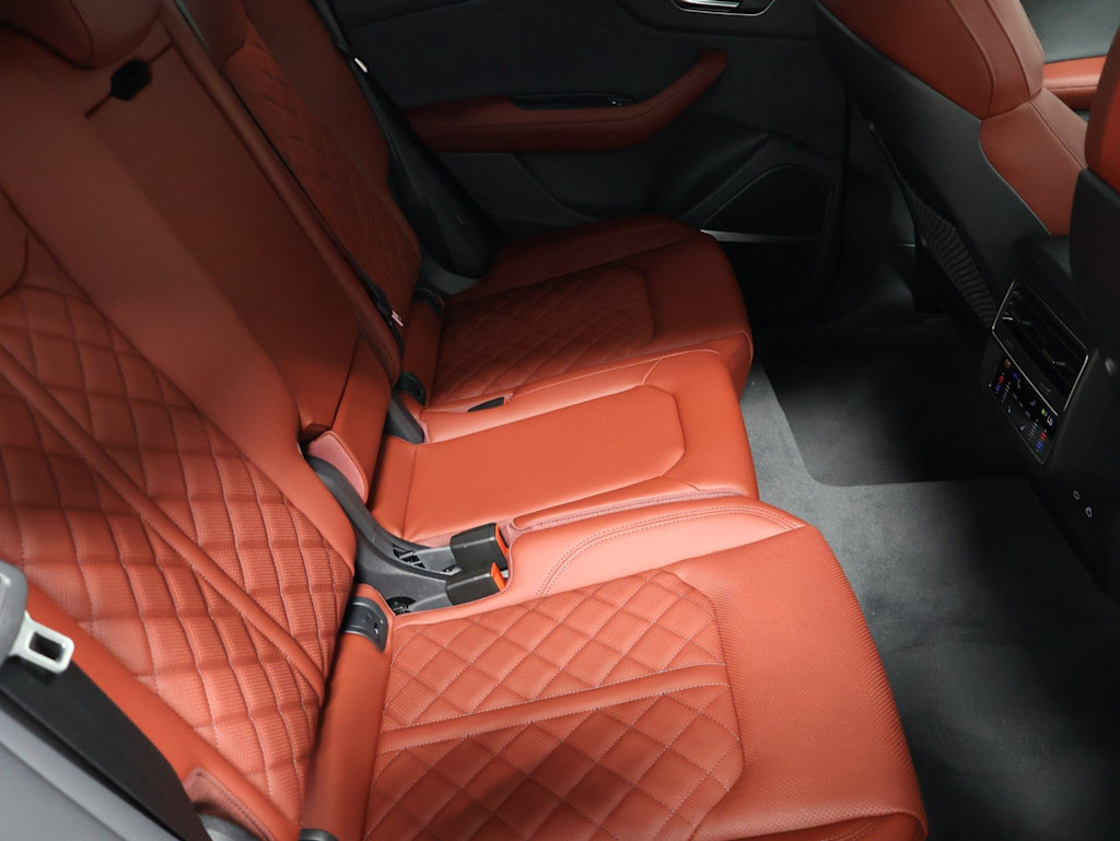 Thumbnail: 2026 Audi SQ8 - 35