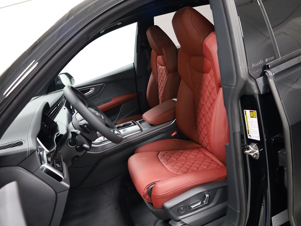 Thumbnail: 2026 Audi SQ8 - 11