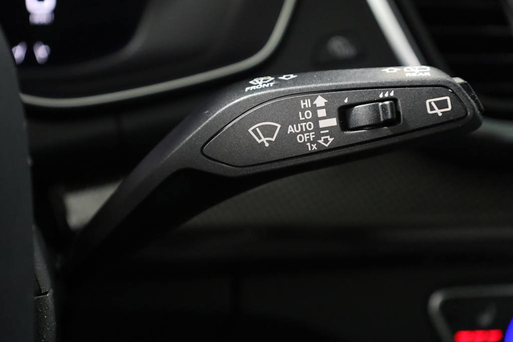 Thumbnail: 2023 Audi SQ5 - 31