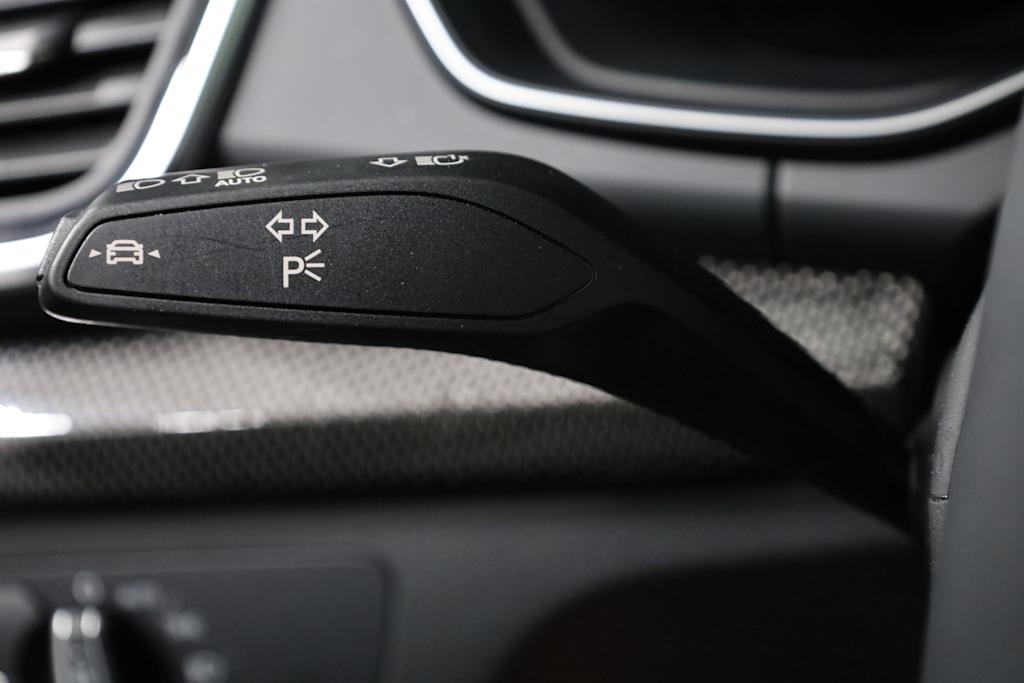 Thumbnail: 2023 Audi SQ5 - 32