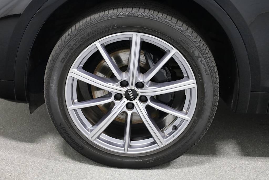 Thumbnail: 2023 Audi SQ5 - 40