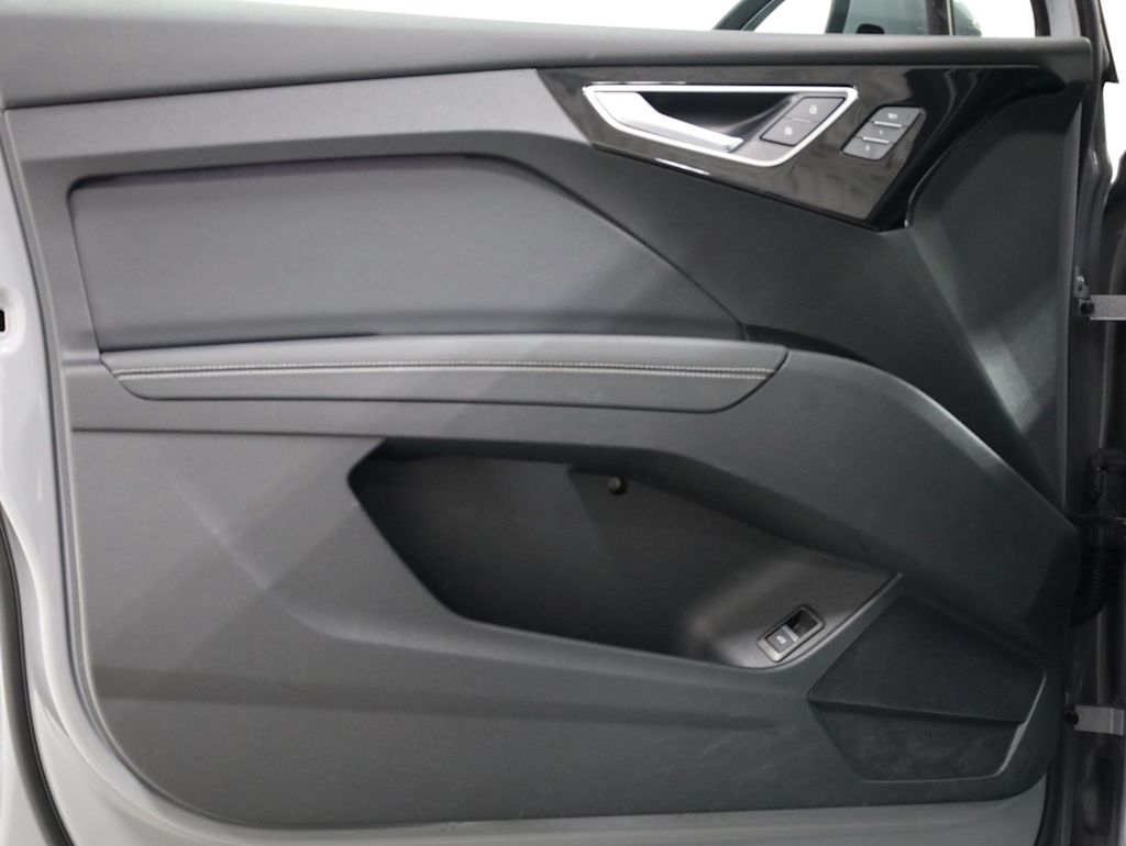 Thumbnail: 2023 Audi Q4 e-tron - 27