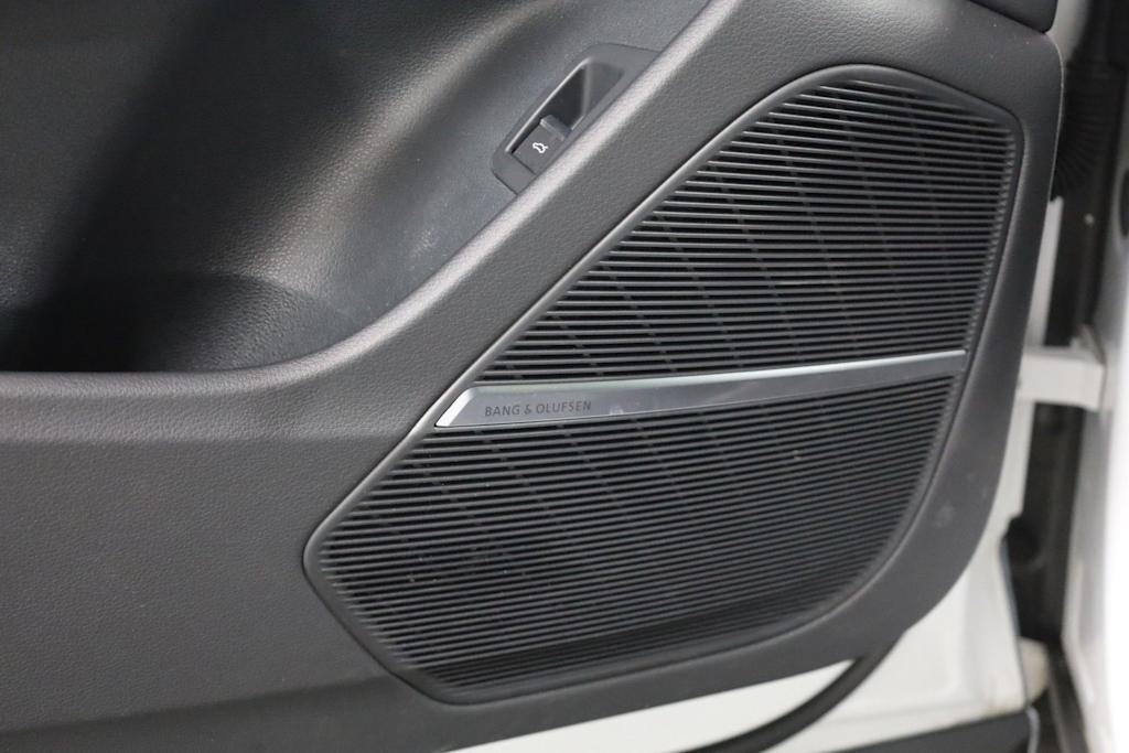 Thumbnail: 2023 Audi Q8 - 27