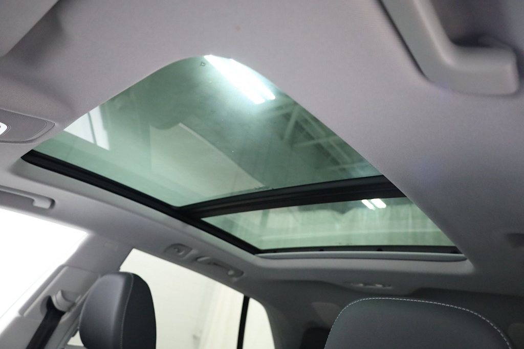 Thumbnail: 2023 Audi Q8 - 28