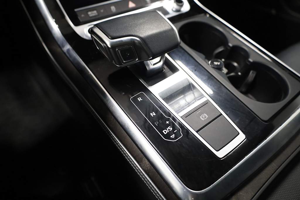 Thumbnail: 2023 Audi Q8 - 17