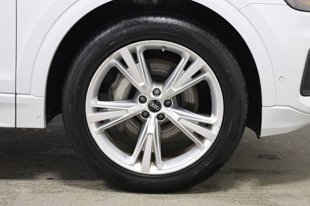 Thumbnail: 2023 Audi Q8 - 23