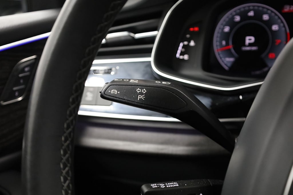 Thumbnail: 2023 Audi Q8 - 33