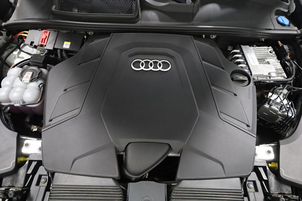 Thumbnail: 2023 Audi Q8 - 9