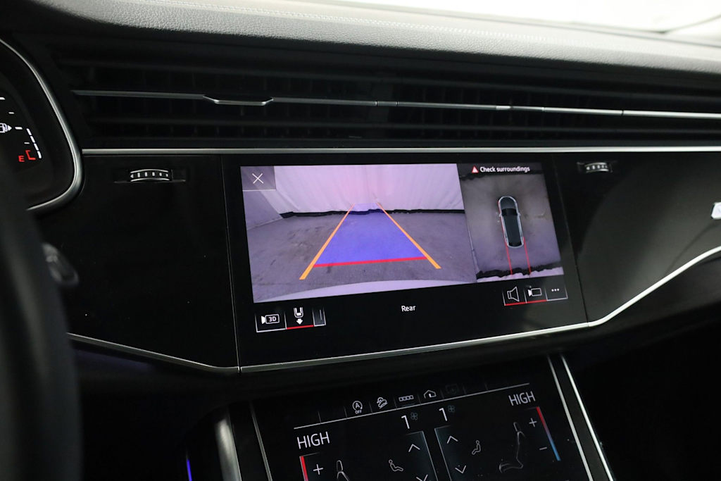 Thumbnail: 2023 Audi Q8 - 36