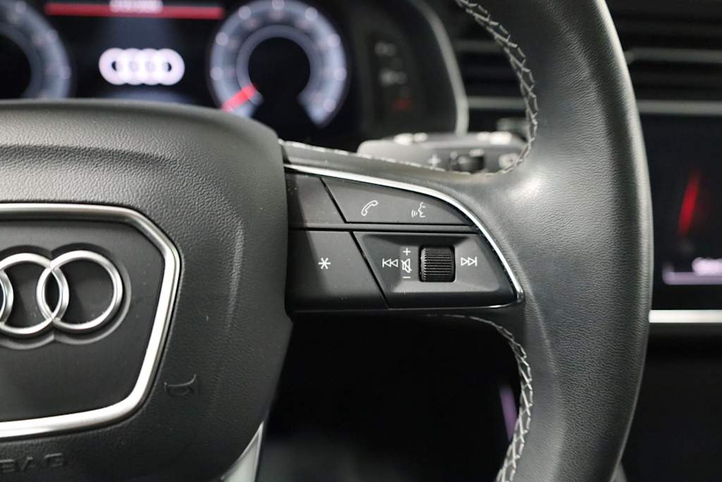 Thumbnail: 2023 Audi Q8 - 32