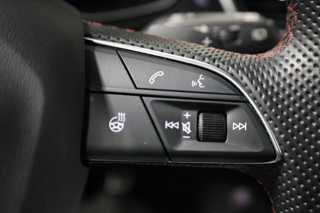 Thumbnail: 2023 Audi SQ5 - 31