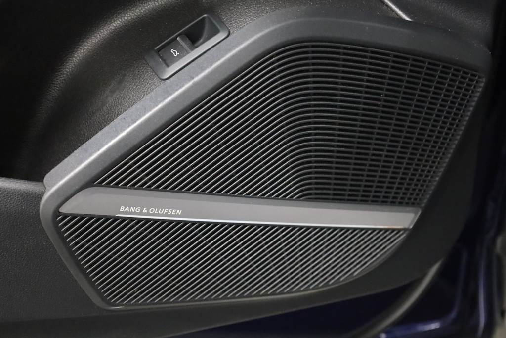 Thumbnail: 2018 Audi SQ5 - 21