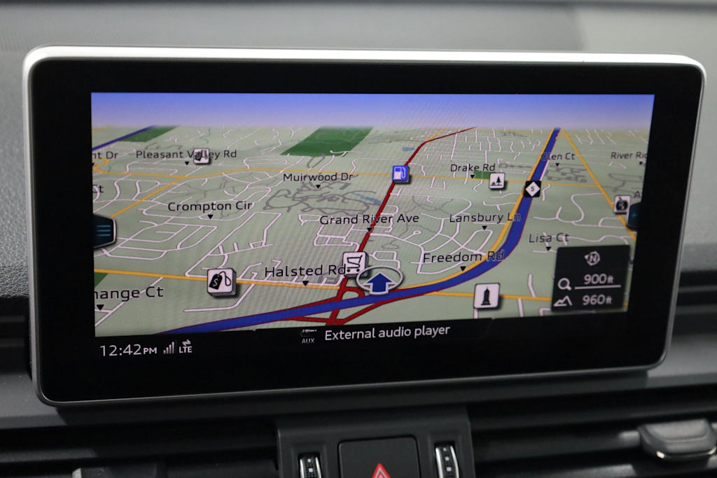 Thumbnail: 2018 Audi SQ5 - 32