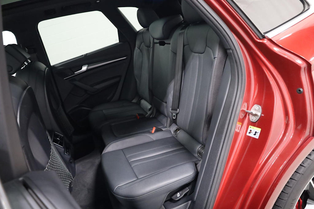 Thumbnail: 2018 Audi SQ5 - 12