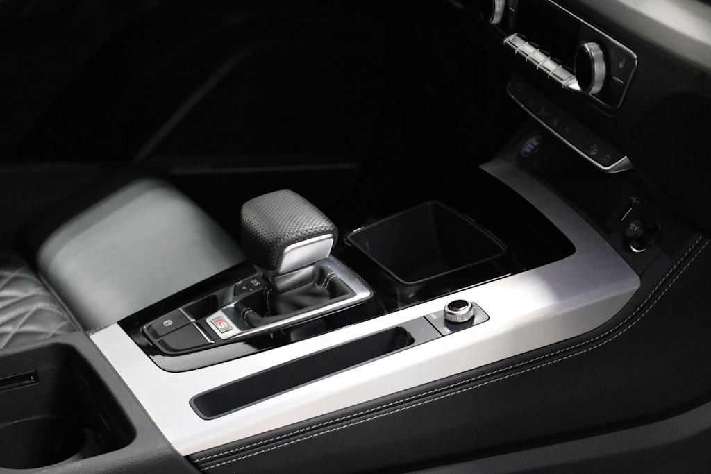 Thumbnail: 2021 Audi SQ5 - 17