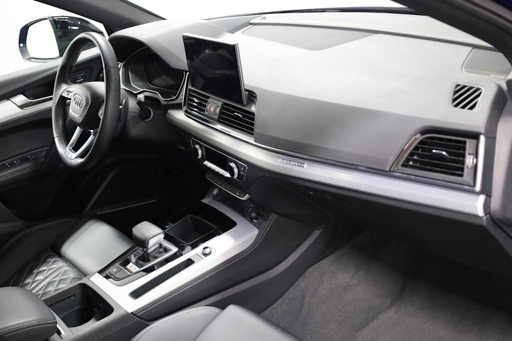 Thumbnail: 2021 Audi SQ5 - 10