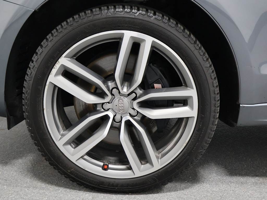 Thumbnail: 2016 Audi SQ5 - 39