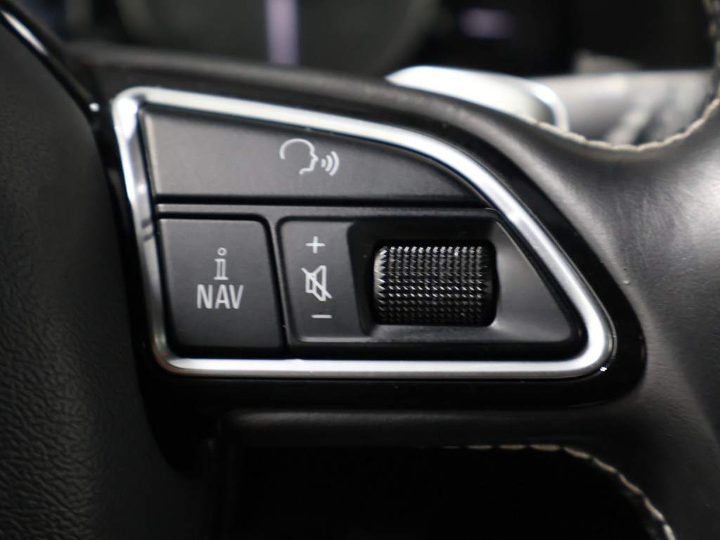Thumbnail: 2016 Audi SQ5 - 32