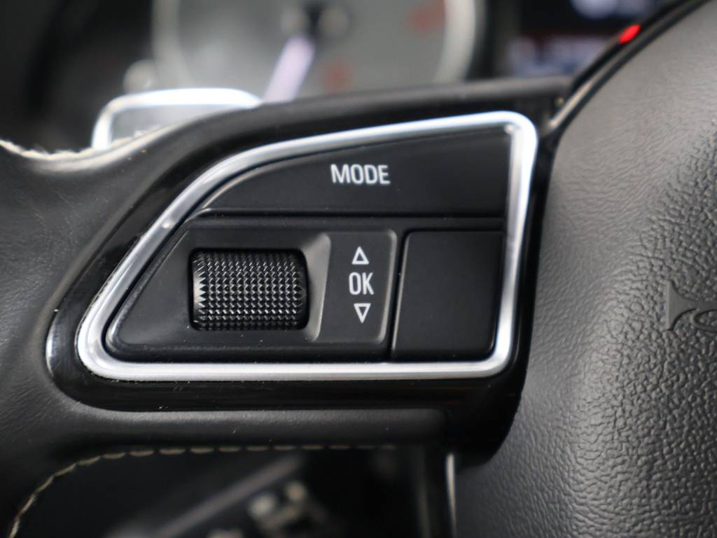 Thumbnail: 2016 Audi SQ5 - 31
