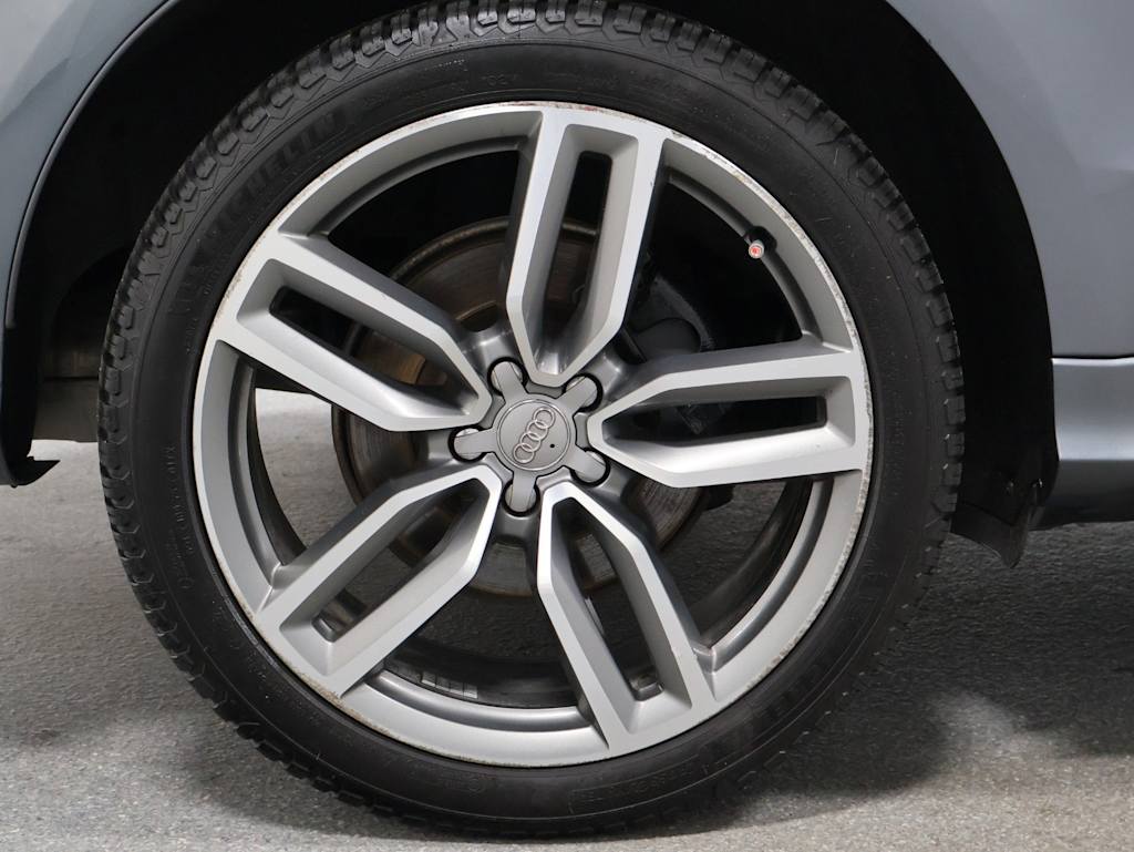 Thumbnail: 2016 Audi SQ5 - 38