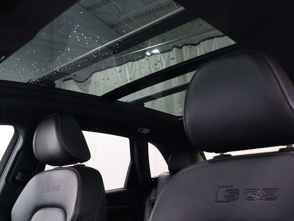 Thumbnail: 2016 Audi SQ5 - 29