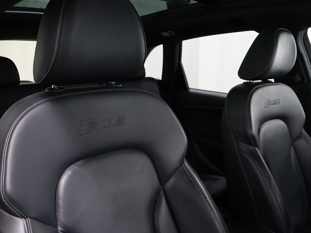 Thumbnail: 2016 Audi SQ5 - 30