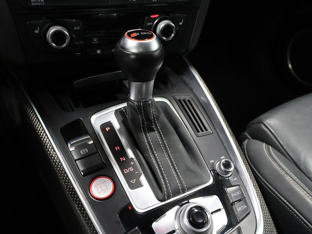 Thumbnail: 2016 Audi SQ5 - 17
