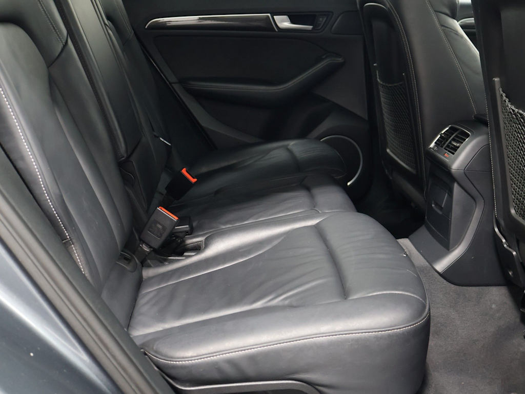 Thumbnail: 2016 Audi SQ5 - 37