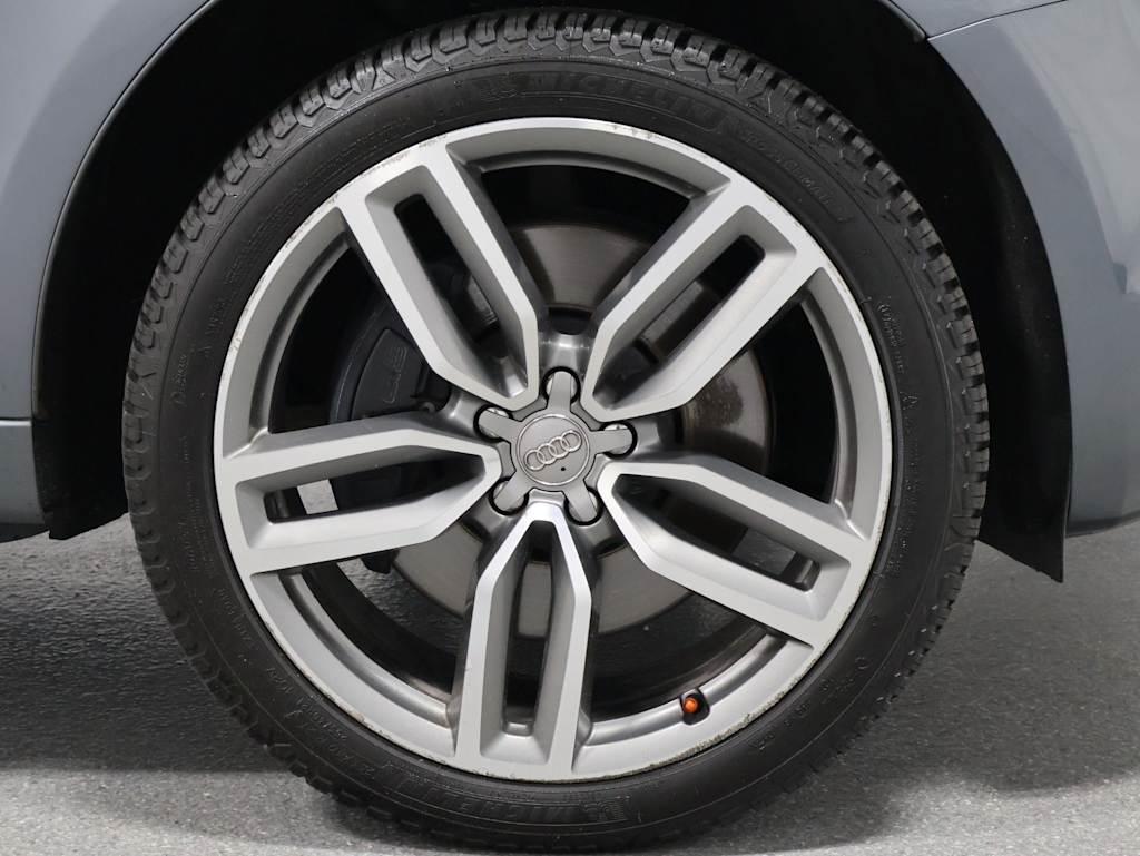 Thumbnail: 2016 Audi SQ5 - 24