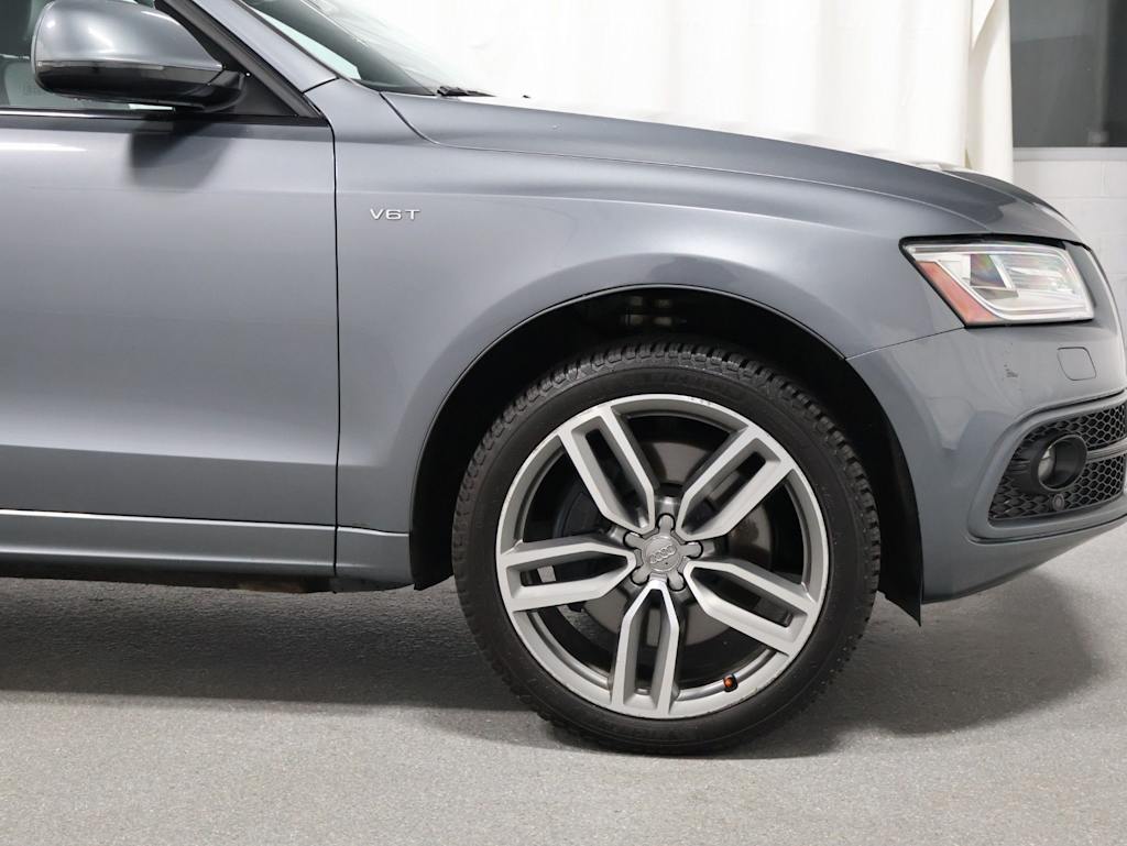 Thumbnail: 2016 Audi SQ5 - 8